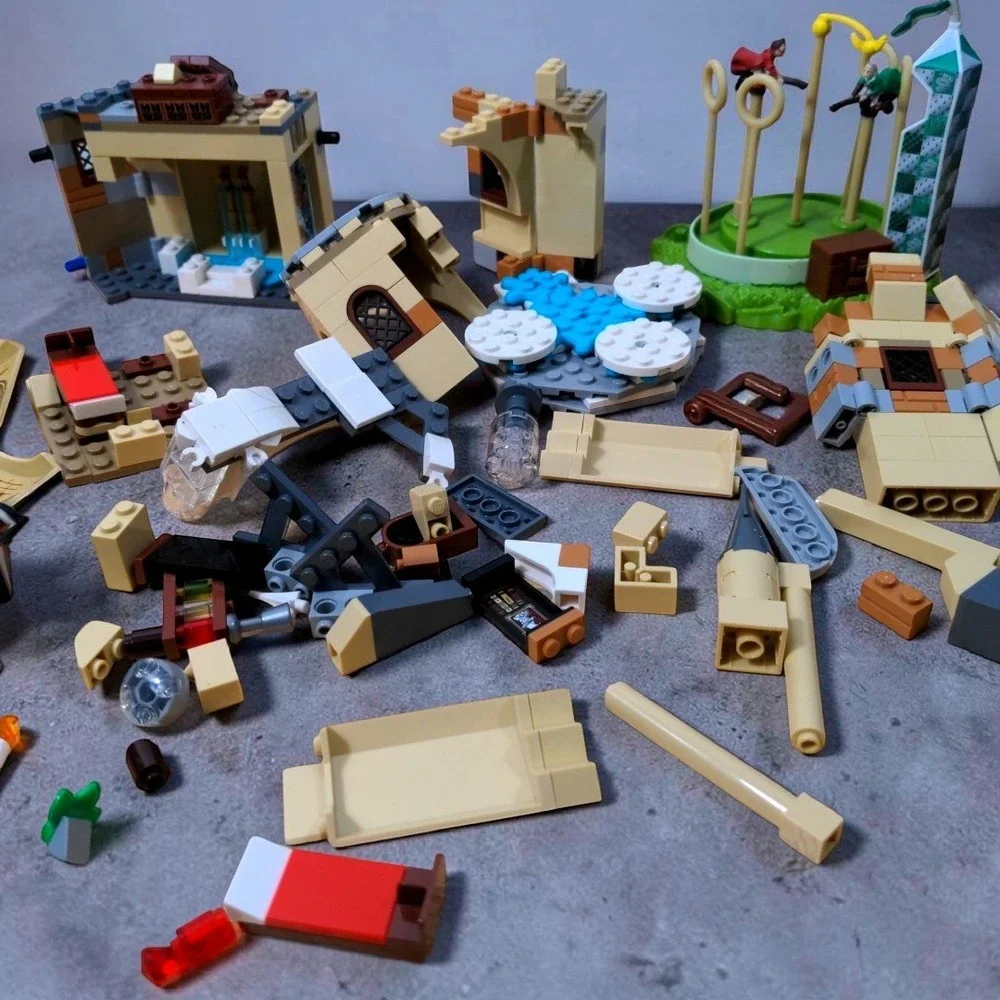 LEGO Harry Potter 75956 Quidditch Match Retired Set AS-IS Incomplete Tower Parts - Picture 2 of 9